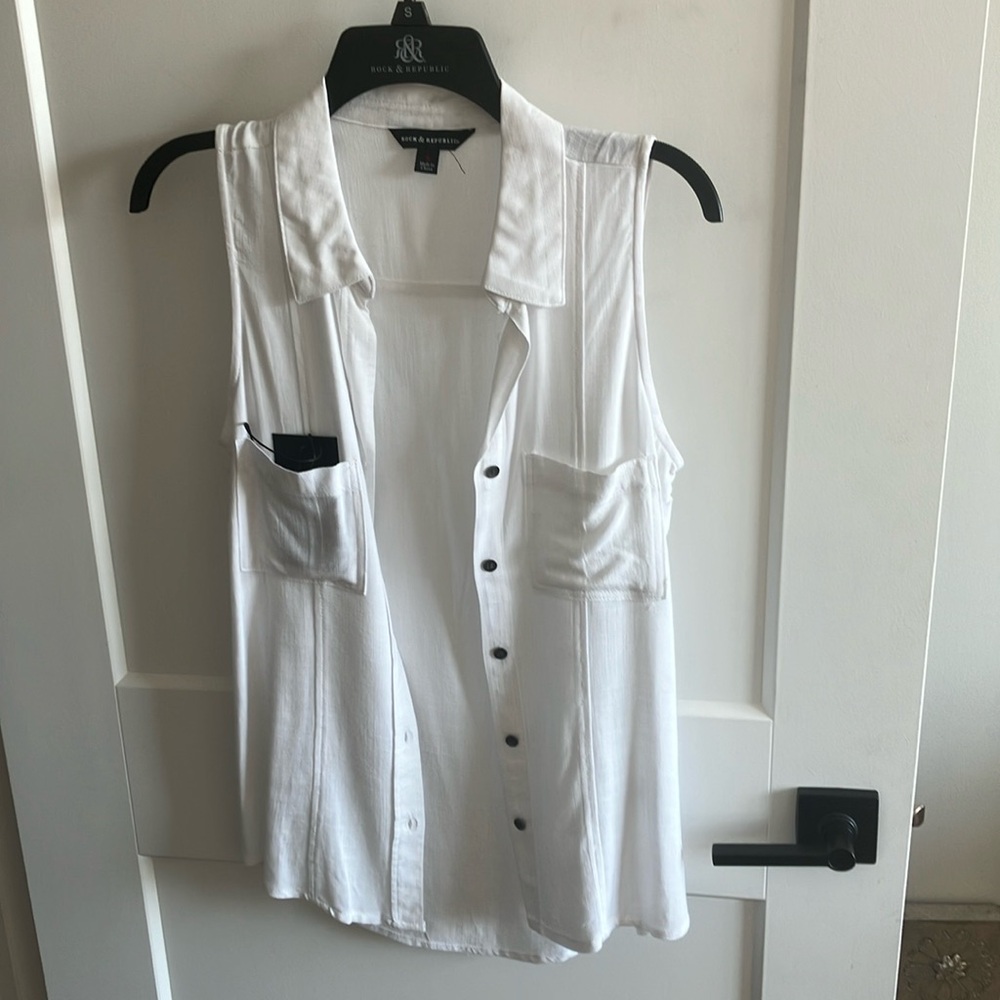 ROCK N REPUBLIC TOP NWT SIZE SMALL